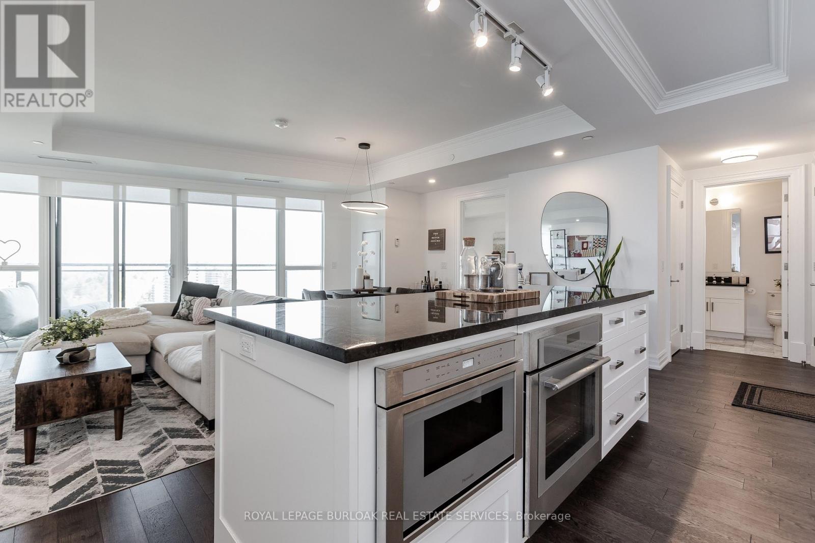 1303 - 2060 Lakeshore Road, Burlington (Brant), Ontario  L7R 0G2 - Photo 9 - W12742446