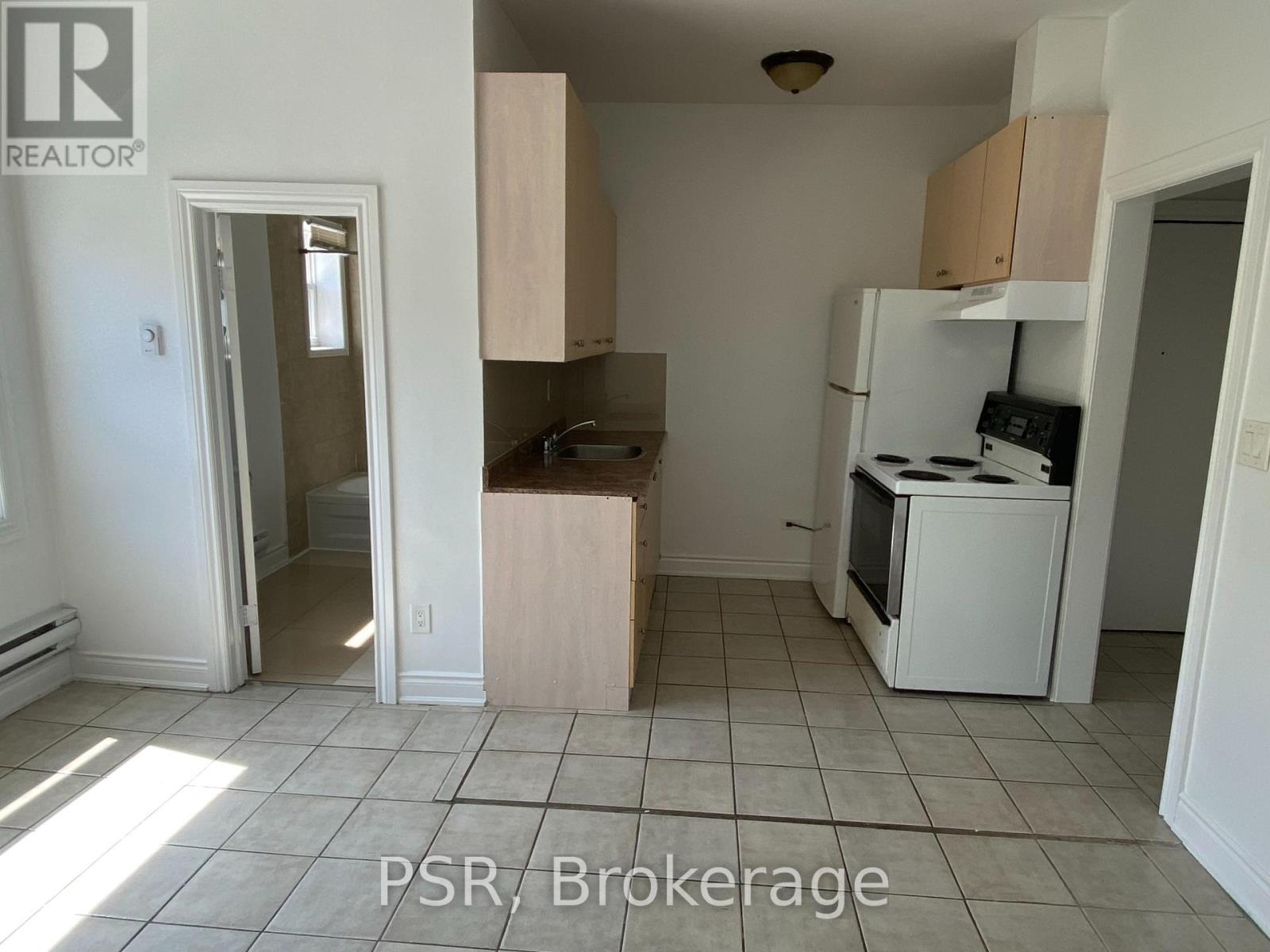 2 - 3110 Lake Shore Boulevard W, Toronto, Ontario  M8V 1L2 - Photo 3 - W12742466
