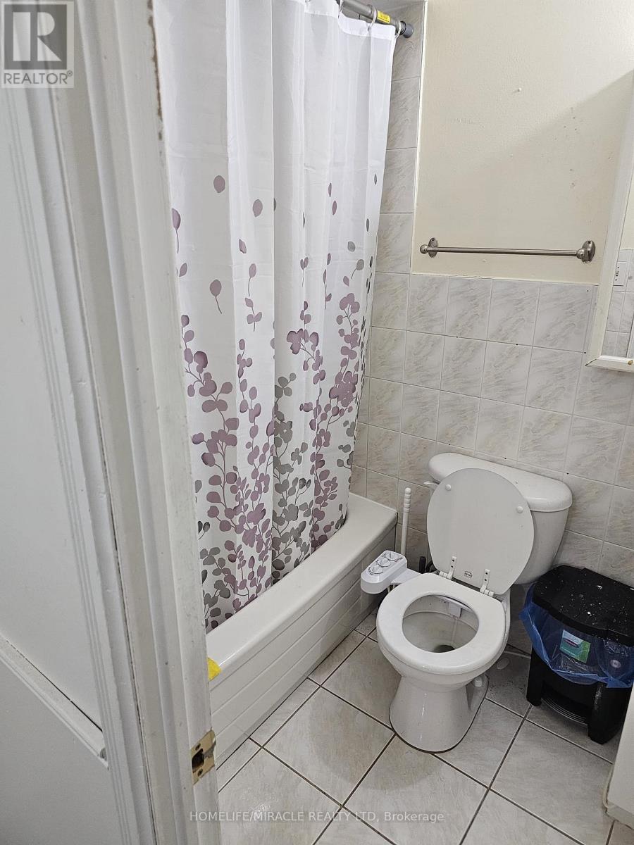 3148 The College Way, Mississauga, Ontario  L5L 4Z6 - Photo 4 - W12742468