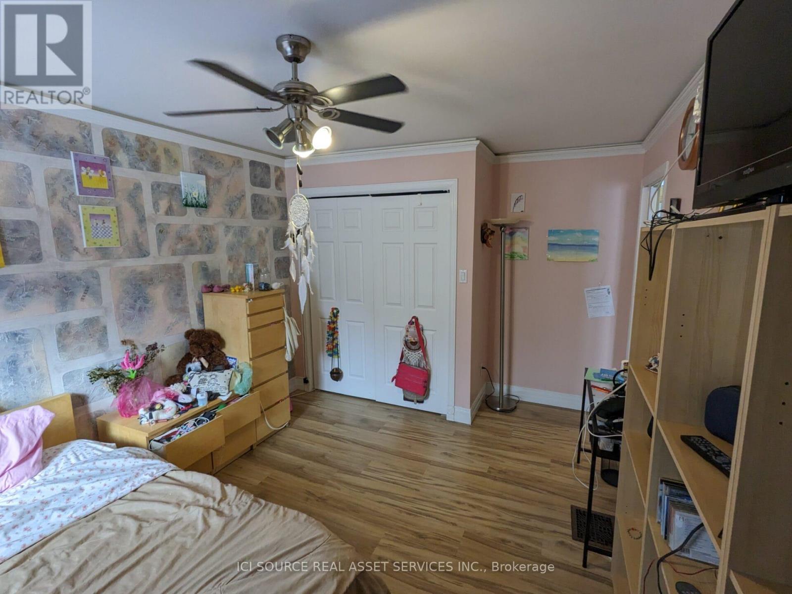 1168 Canterbury Road, Mississauga, Ontario  L5G 4A2 - Photo 11 - W12742470