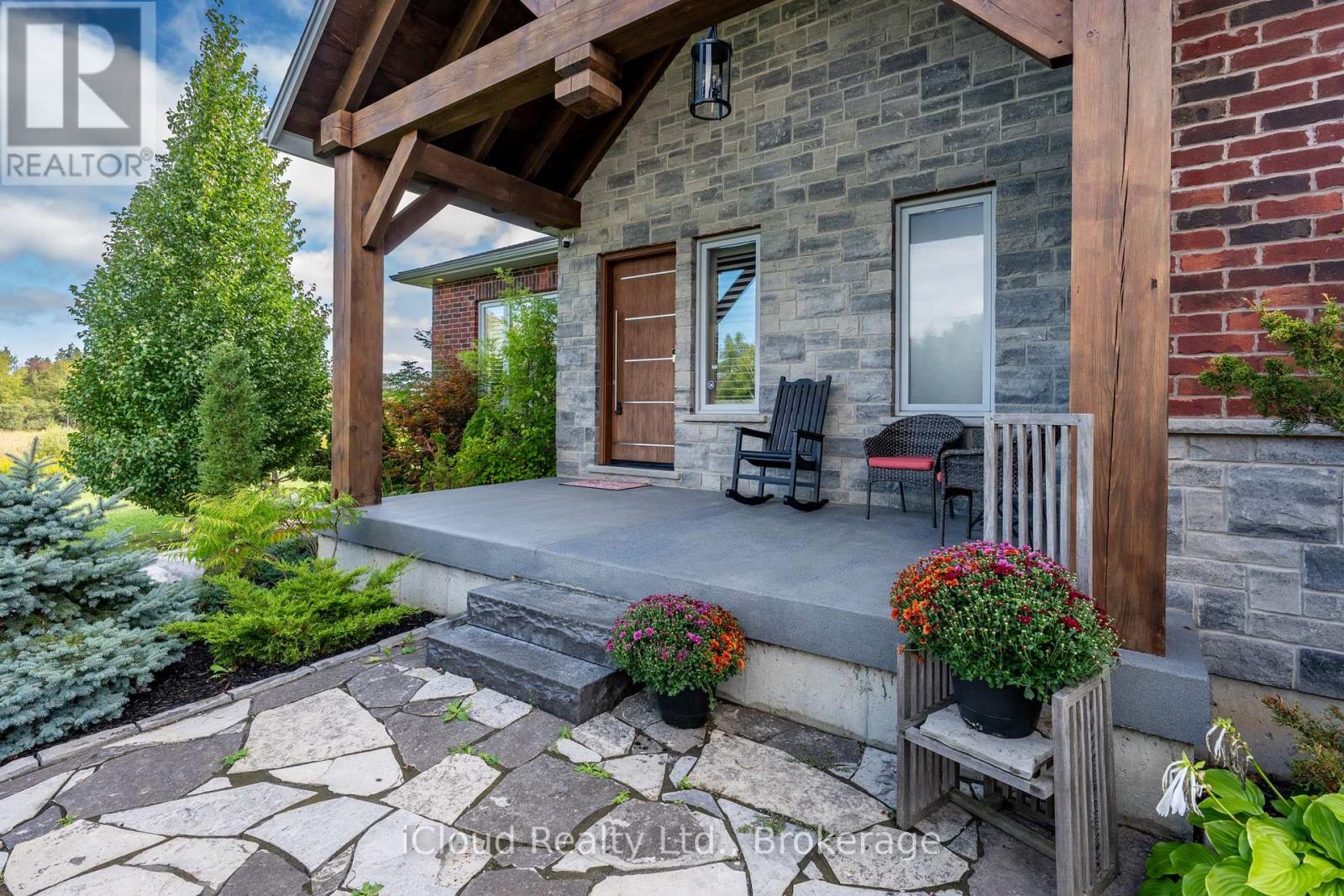 9449 Wellington 22 Road, Erin, Ontario  N0B 1Z0 - Photo 5 - X12431851