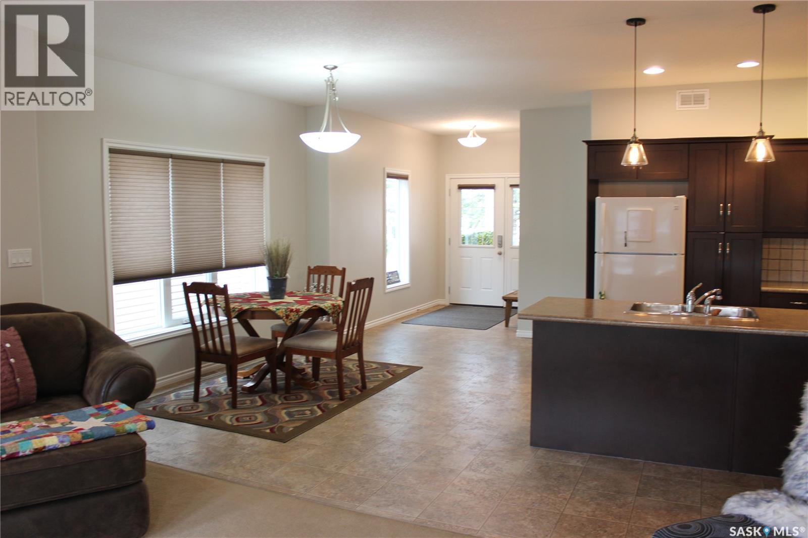 108 Erickson Street, Midale, Saskatchewan  S0C 1S0 - Photo 5 - SK021045