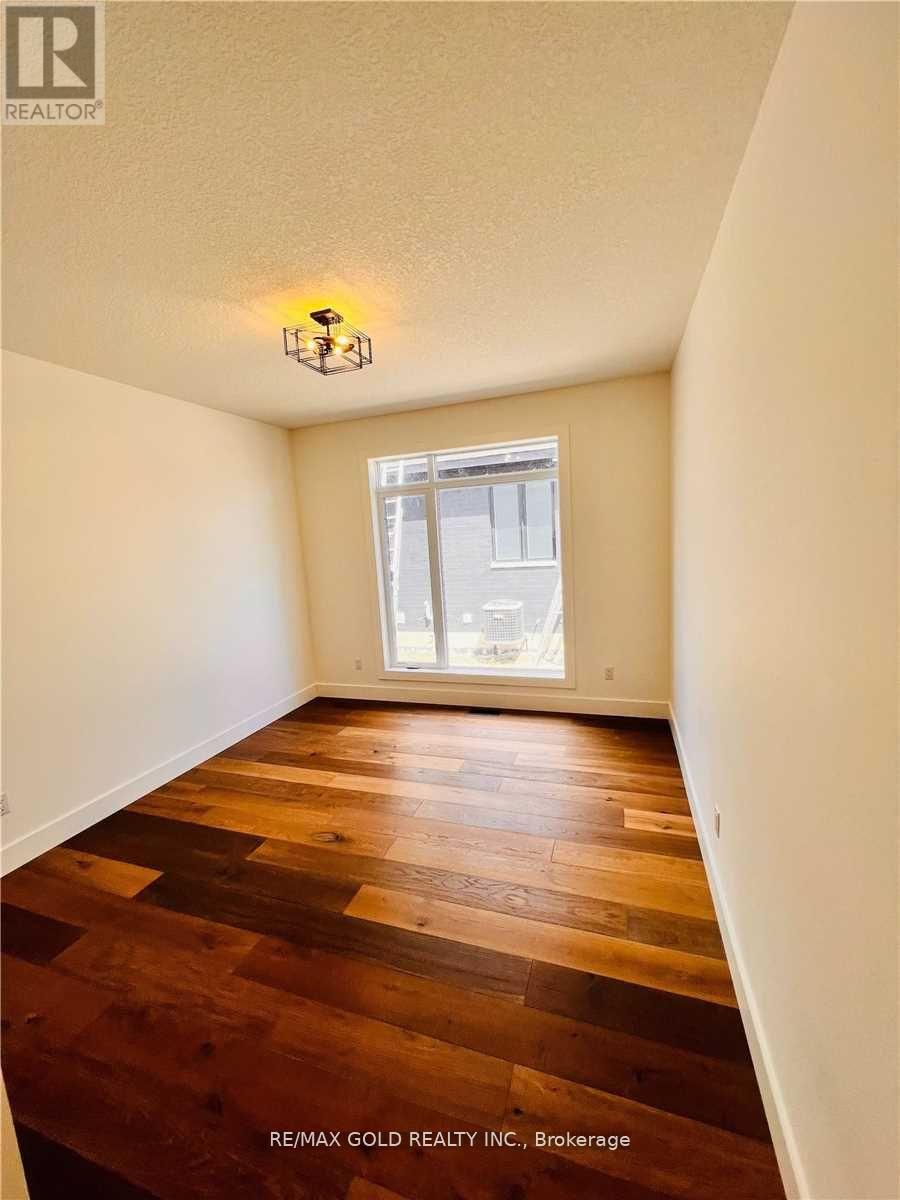 3761 Queen Street, Plympton-Wyoming, Ontario  N0N 1E0 - Photo 19 - X12742268