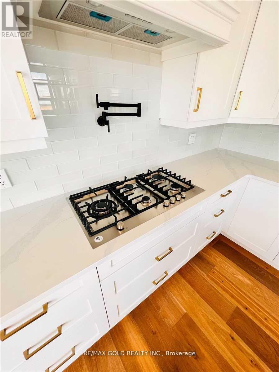 3761 Queen Street, Plympton-Wyoming, Ontario  N0N 1E0 - Photo 34 - X12742268