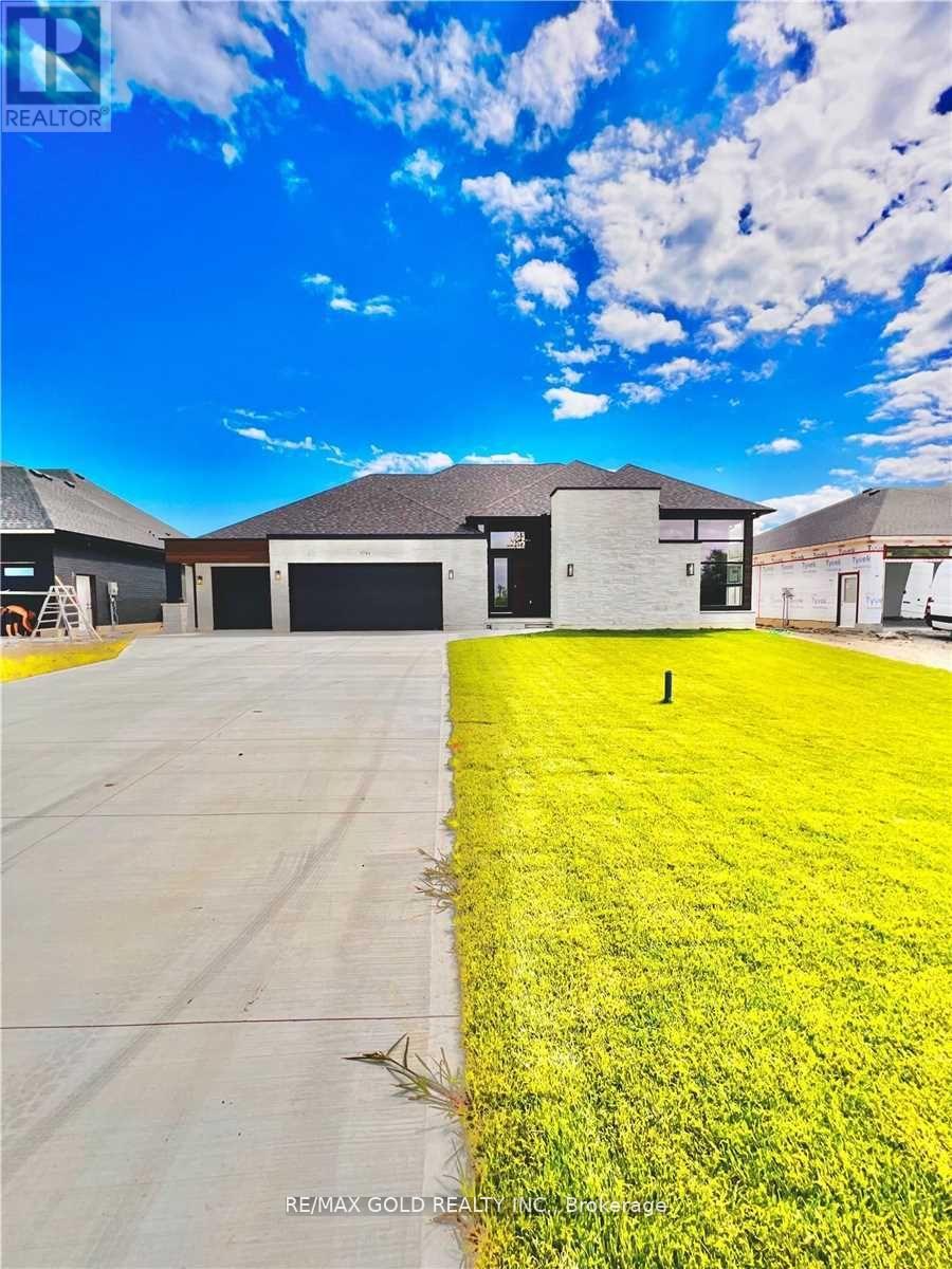 3761 Queen Street, Plympton-Wyoming, Ontario  N0N 1E0 - Photo 5 - X12742268