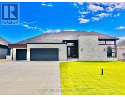 3761 QUEEN STREET, Plympton-Wyoming, Ontario