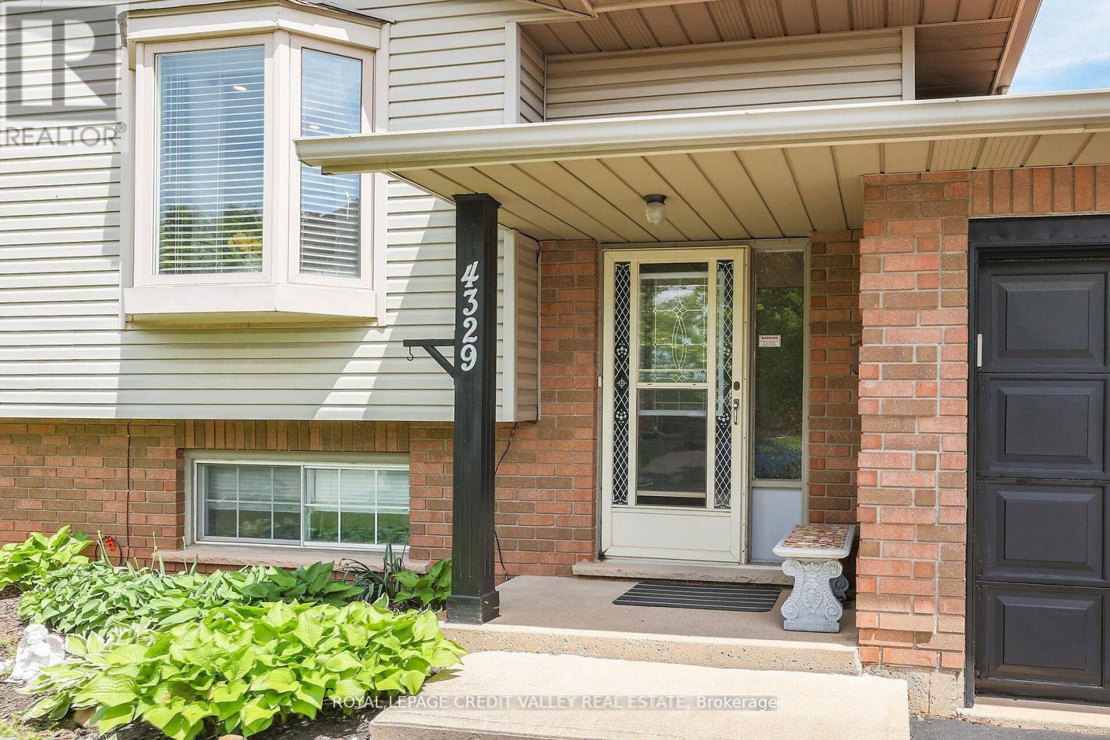 4329 Concord Avenue, Lincoln, Ontario  L0R 1B6 - Photo 5 - X12742280