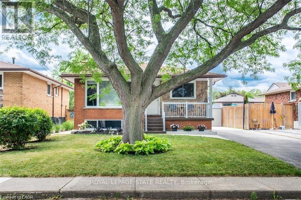 47 ATWATER CRESCENT, Hamilton, Ontario