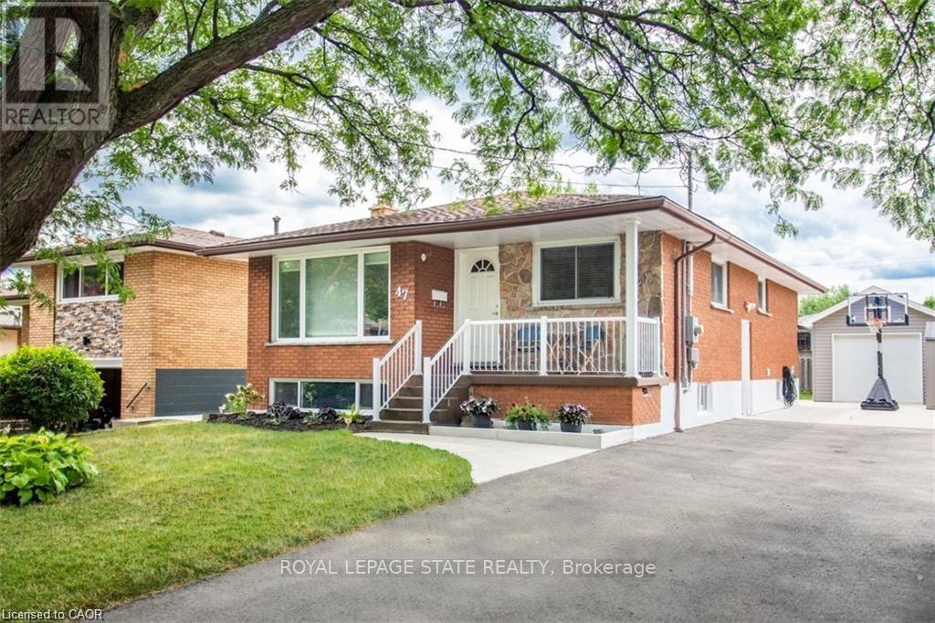 47 Atwater Crescent, Hamilton, Ontario  L9C 2E8 - Photo 2 - X12742300