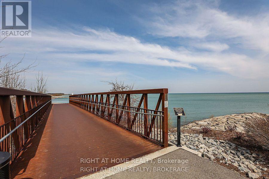 804 - 385 Winston Road, Grimsby, Ontario  L3M 4E8 - Photo 3 - X12742306