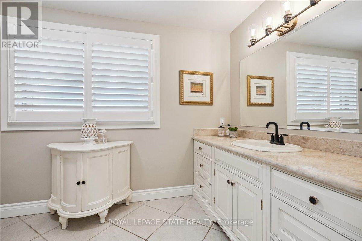 10 Azalea Court, Hamilton, Ontario  L8J 1K4 - Photo 30 - X12742372