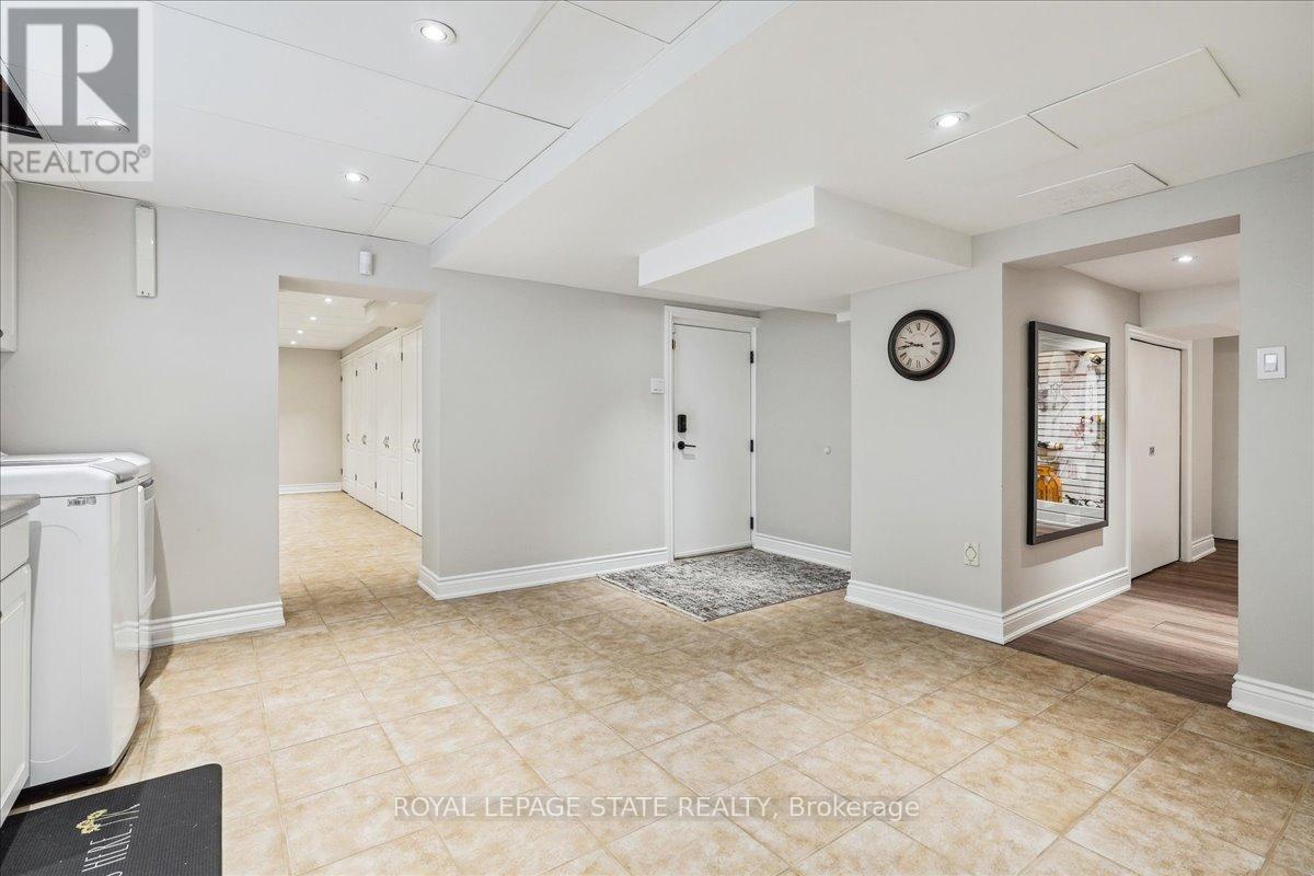 10 Azalea Court, Hamilton, Ontario  L8J 1K4 - Photo 36 - X12742372