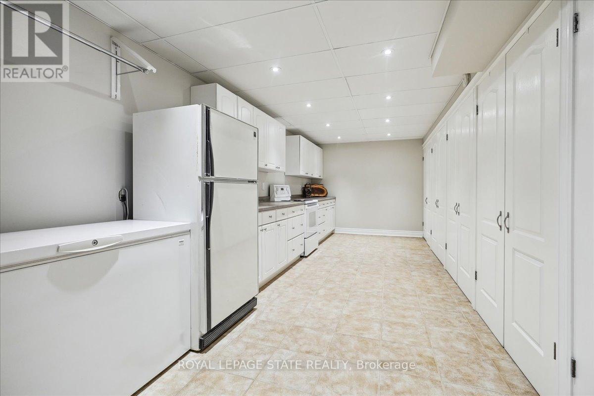 10 Azalea Court, Hamilton, Ontario  L8J 1K4 - Photo 38 - X12742372