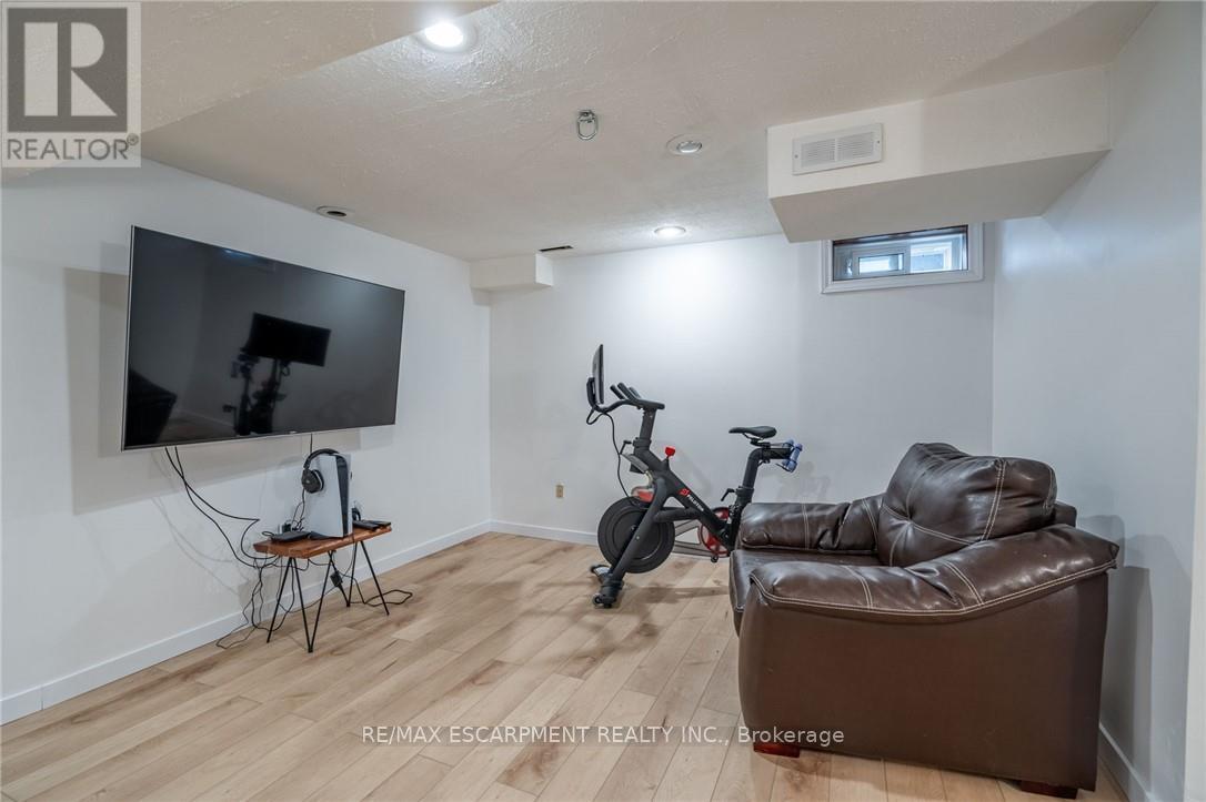 63 - 391 Stone Church Road, Hamilton, Ontario  L8B 2H3 - Photo 35 - X12742440