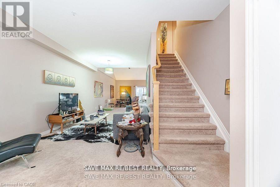 7 Glory Hill Road, St. Catharines, Ontario  L2P 0C7 - Photo 3 - X12742522