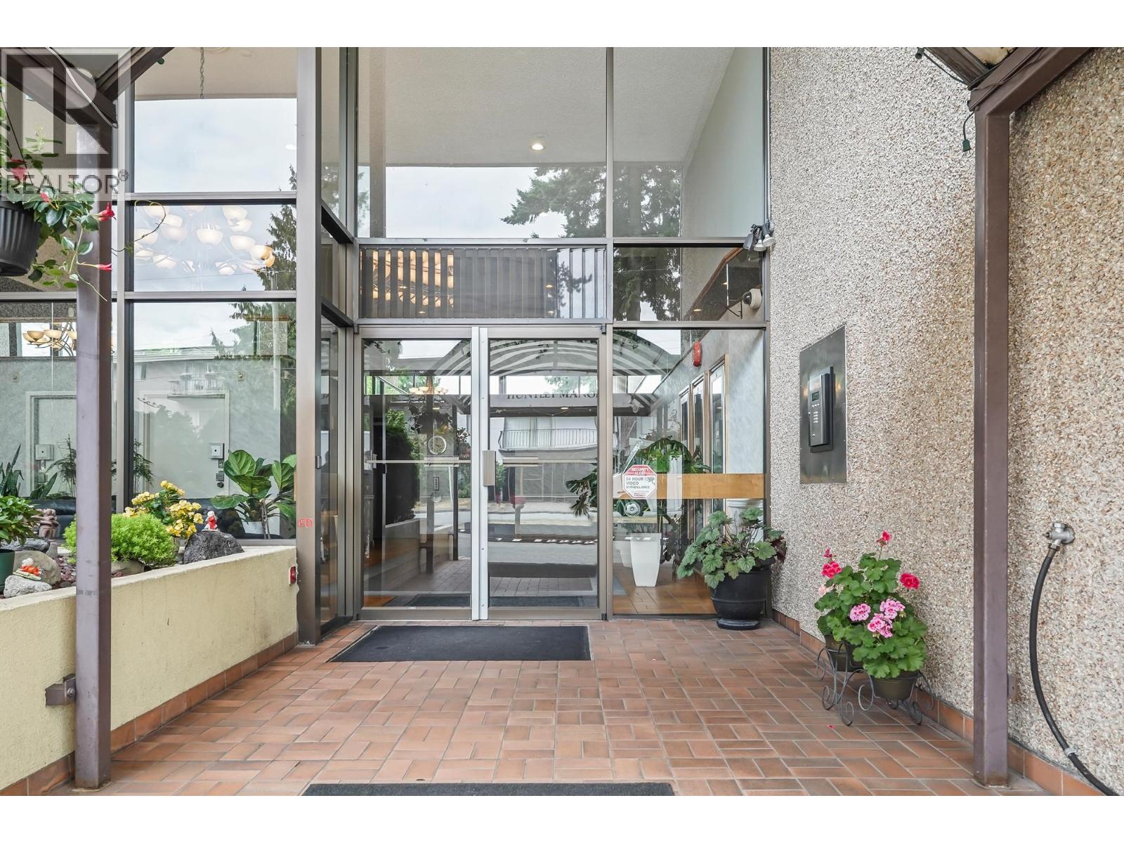 Listing Picture 26 of 34 : 1607 6595 WILLINGDON AVENUE, Burnaby / 本拿比 - 魯藝地產 Yvonne Lu Group - MLS Medallion Club Member