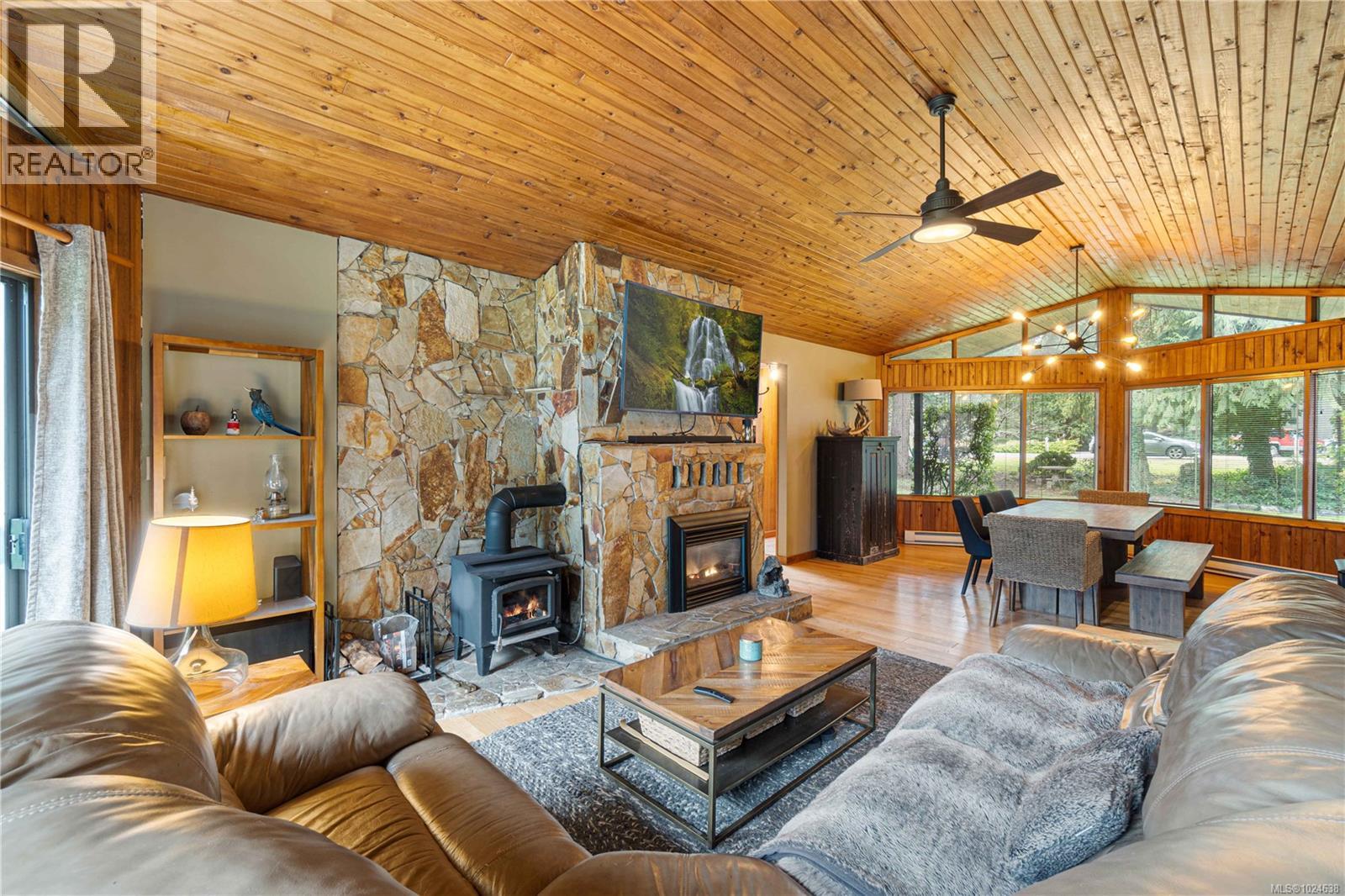 972 Woodpecker Pl, Parksville, British Columbia  V9P 1T1 - Photo 4 - 1024638