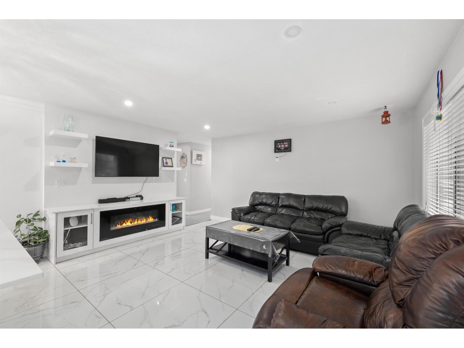 31165 Sidoni Avenue, Abbotsford, British Columbia  V2T 5J8 - Photo 11 - R3084749