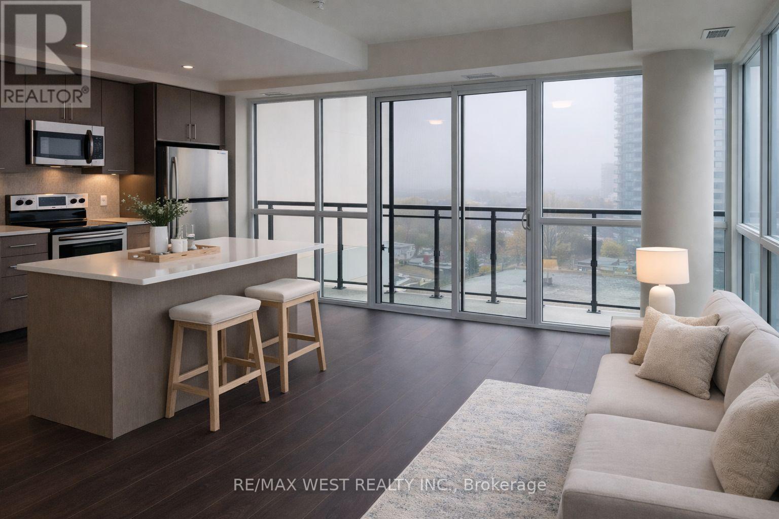 708 - 15 Lynch Street, Brampton, Ontario  L6W 0C7 - Photo 3 - W12742380