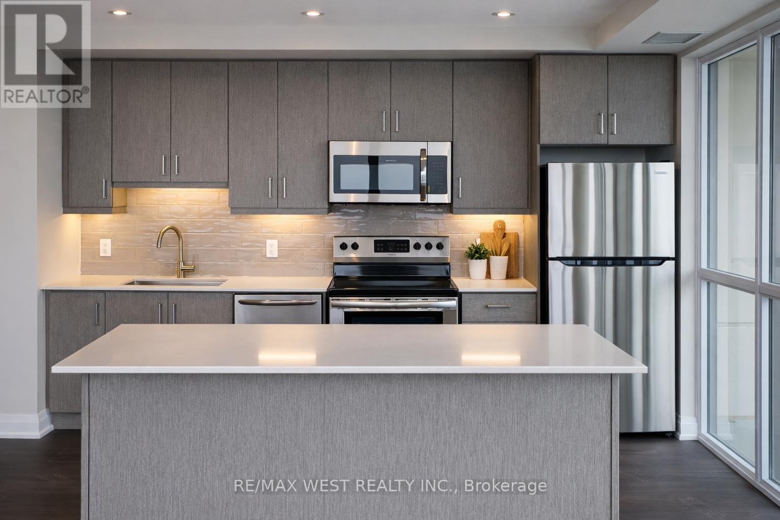 708 - 15 Lynch Street, Brampton, Ontario  L6W 0C7 - Photo 5 - W12742380