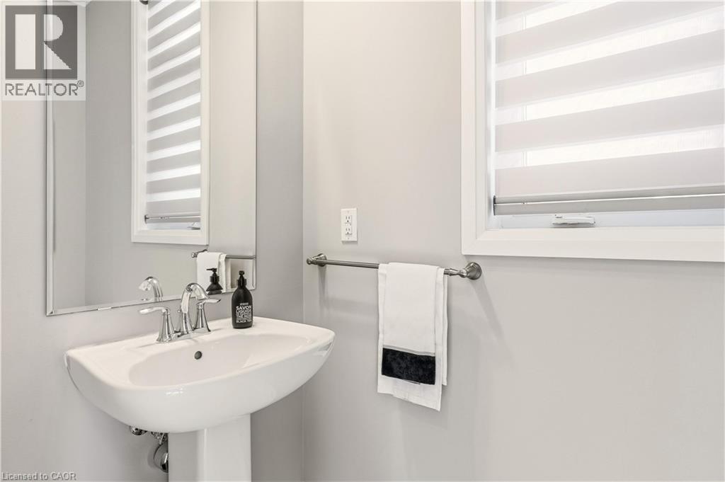 1456 Ford Strathy Crescent, Oakville, Ontario  L6H 3W9 - Photo 25 - 40801784