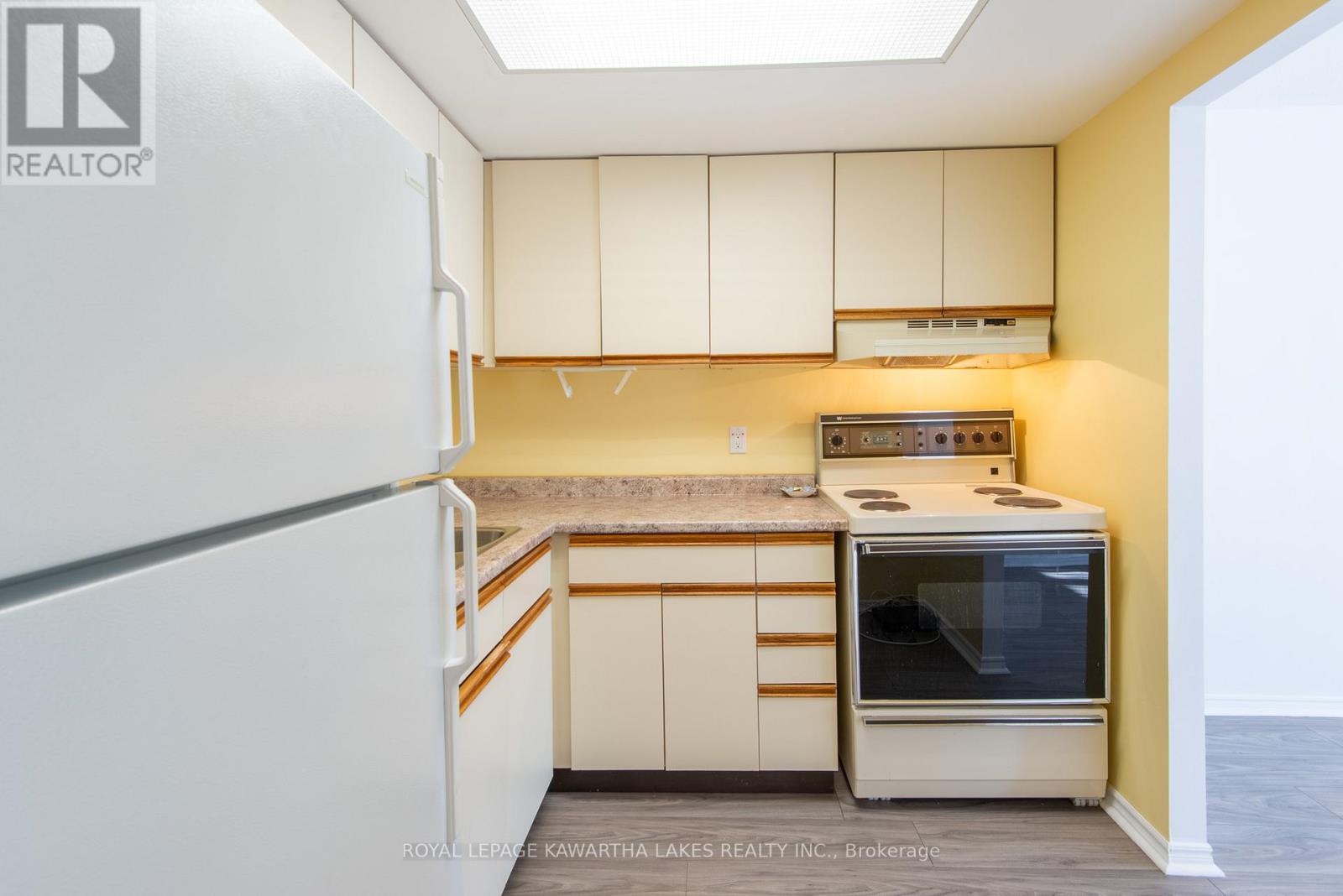 108 - 2 Heritage Way, Kawartha Lakes, Ontario  K9V 5P5 - Photo 6 - X12742536