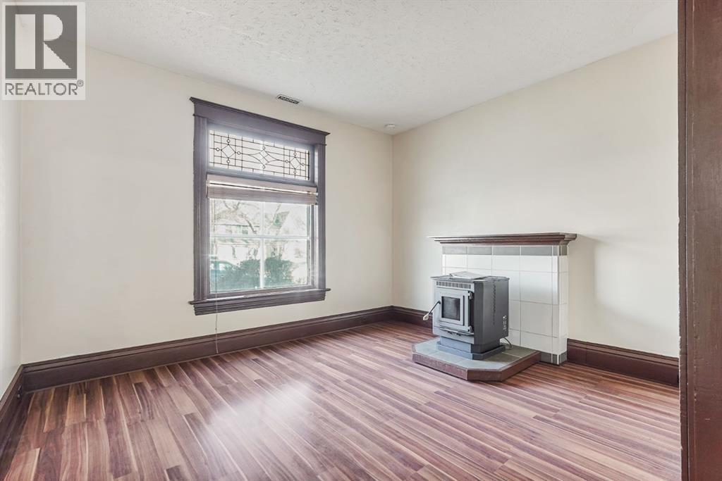 1210 6 Avenue S, Lethbridge, Alberta  T1J 1A4 - Photo 5 - A2277445