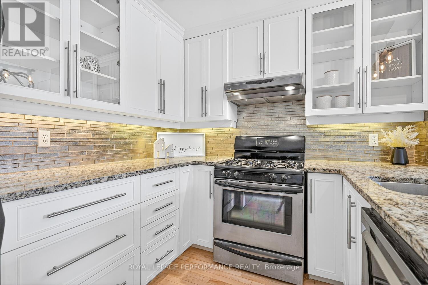 A - 241 Sunnyside Avenue, Ottawa, Ontario  K1S 0R4 - Photo 17 - X12742578