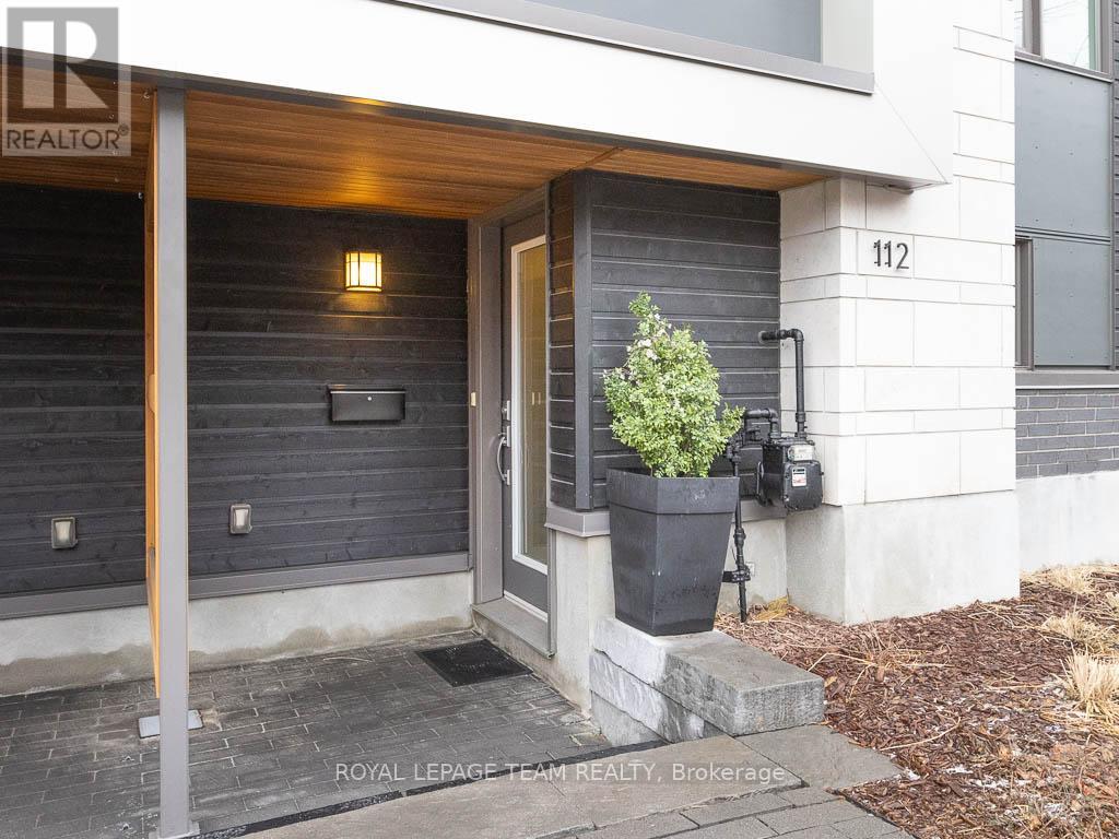 112 Greenfield Avenue, Ottawa, Ontario  K1S 5H7 - Photo 2 - X12742640
