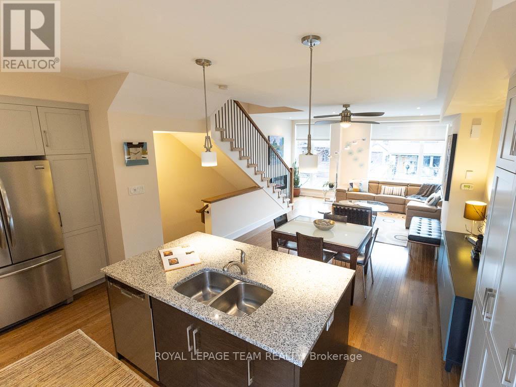 112 Greenfield Avenue, Ottawa, Ontario  K1S 5H7 - Photo 5 - X12742640