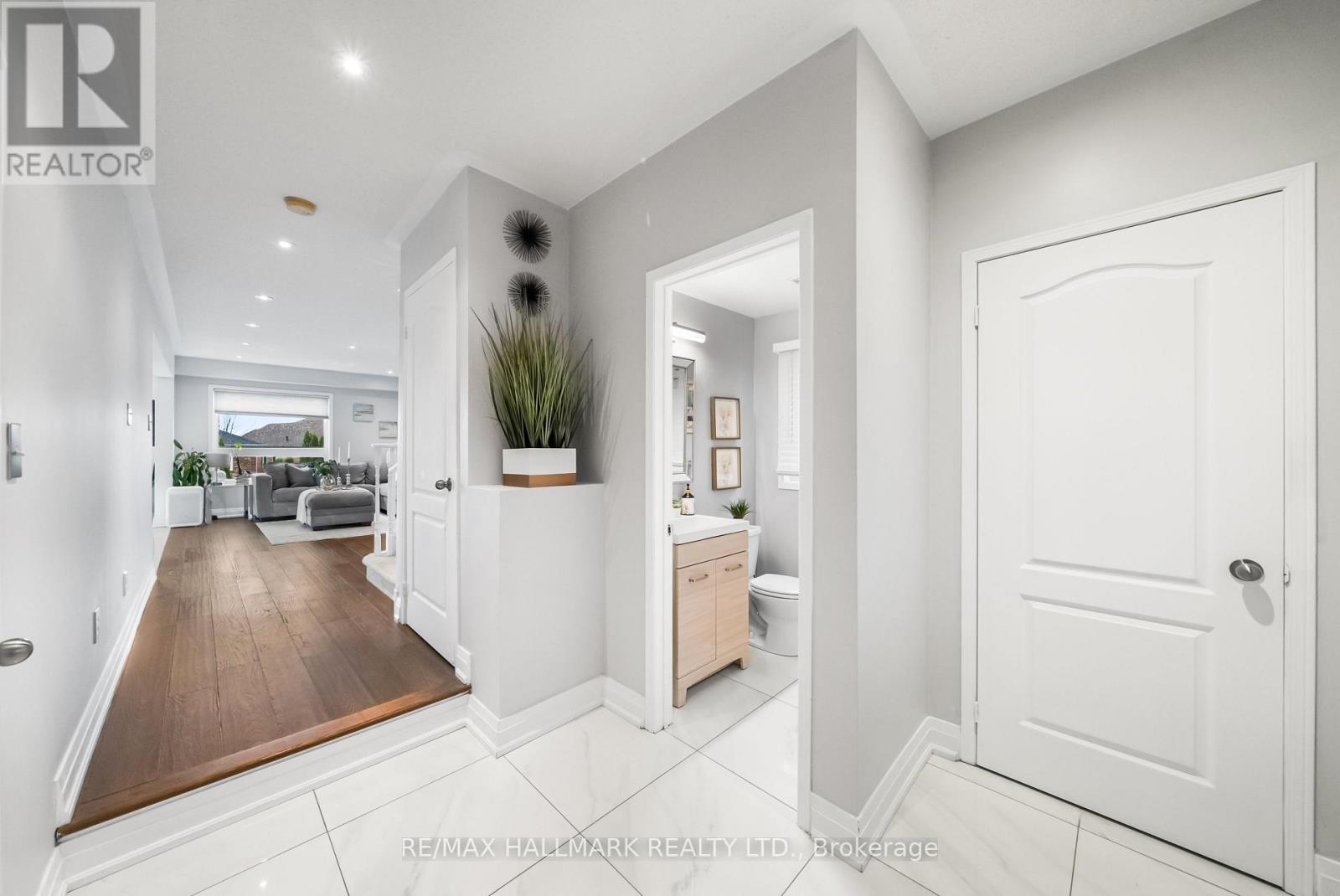 205 Bean Crescent, Ajax, Ontario  L1T 4K4 - Photo 3 - E12741888