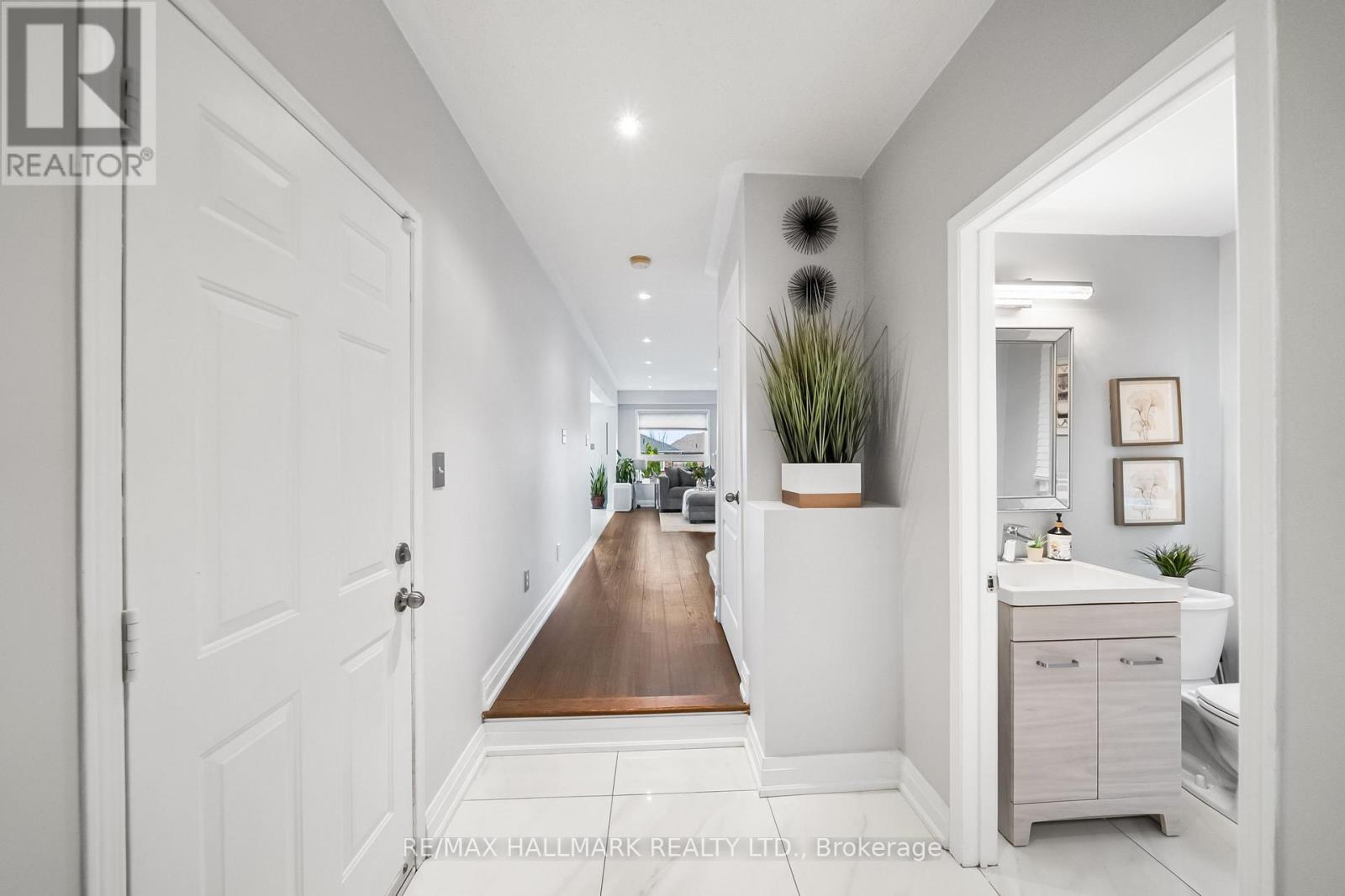 205 Bean Crescent, Ajax, Ontario  L1T 4K4 - Photo 5 - E12741888