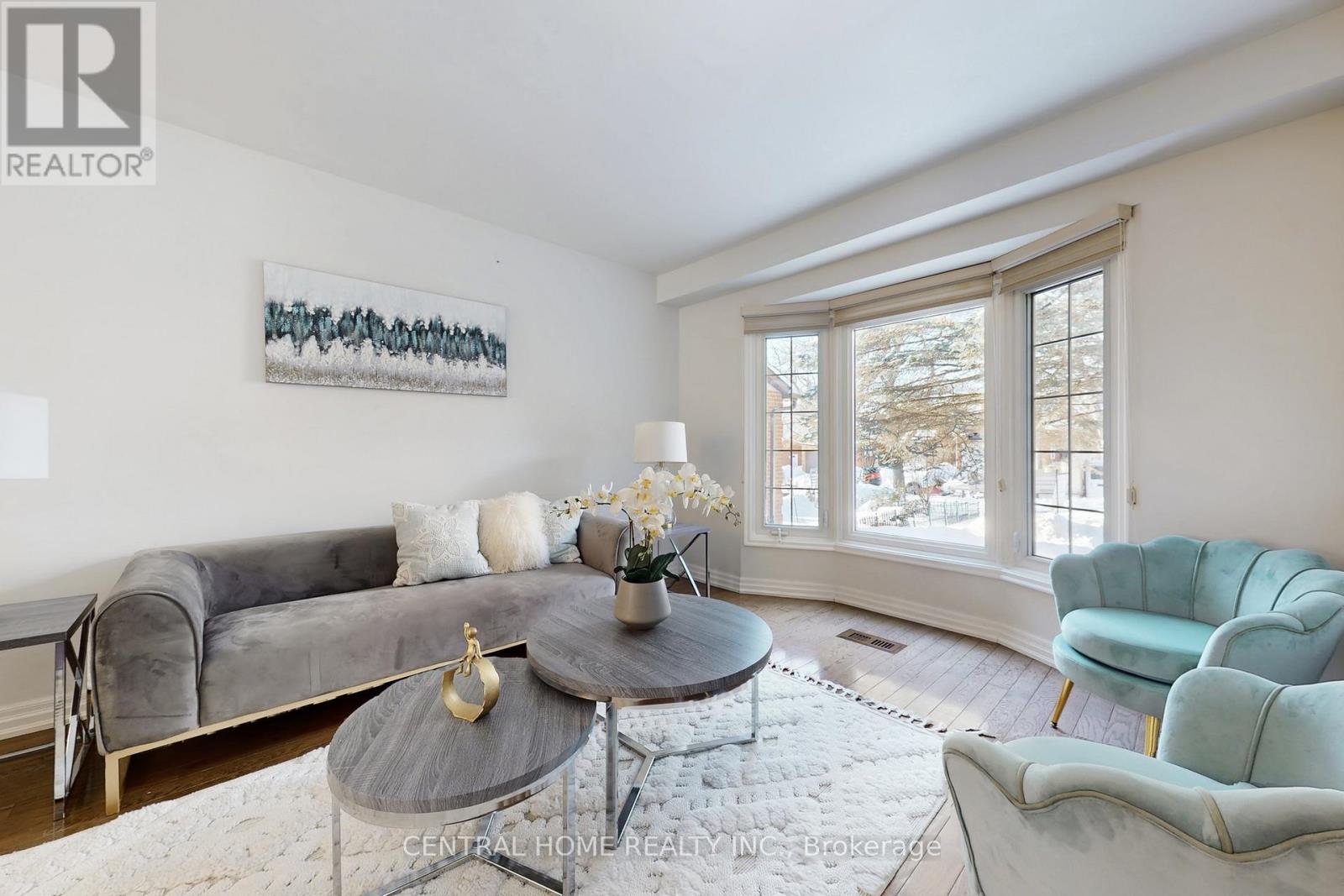 30 Moffat Crescent E, Aurora, Ontario  L4G 4Z8 - Photo 6 - N12659972