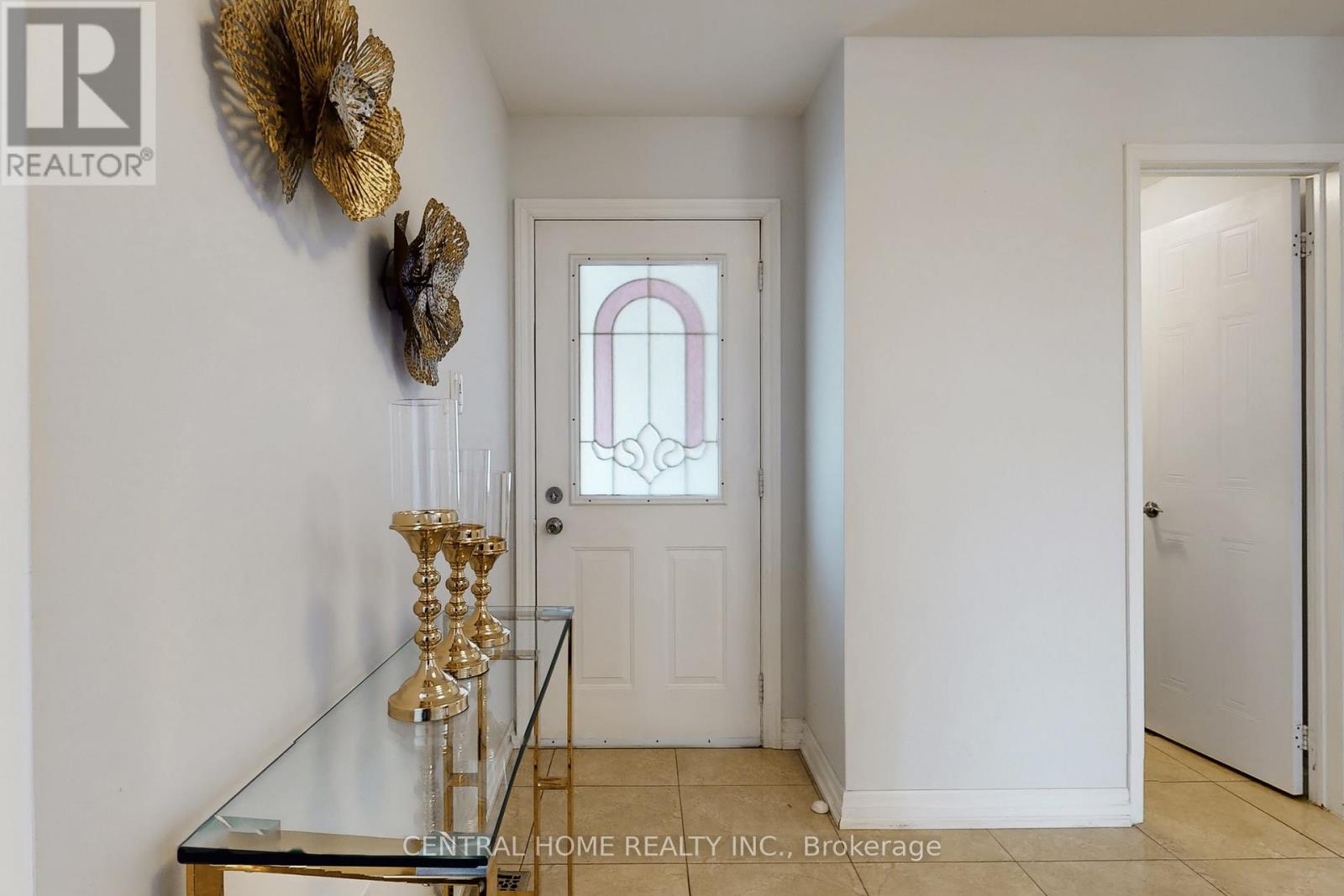 30 Moffat Crescent E, Aurora, Ontario  L4G 4Z8 - Photo 4 - N12659972