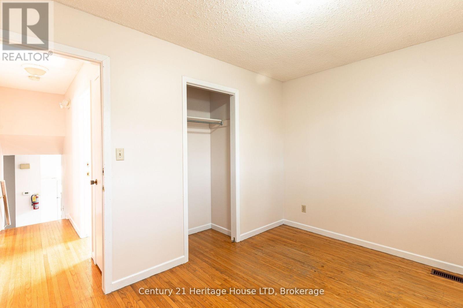 387 First Avenue, Welland, Ontario  L3C 5R3 - Photo 14 - X12742562