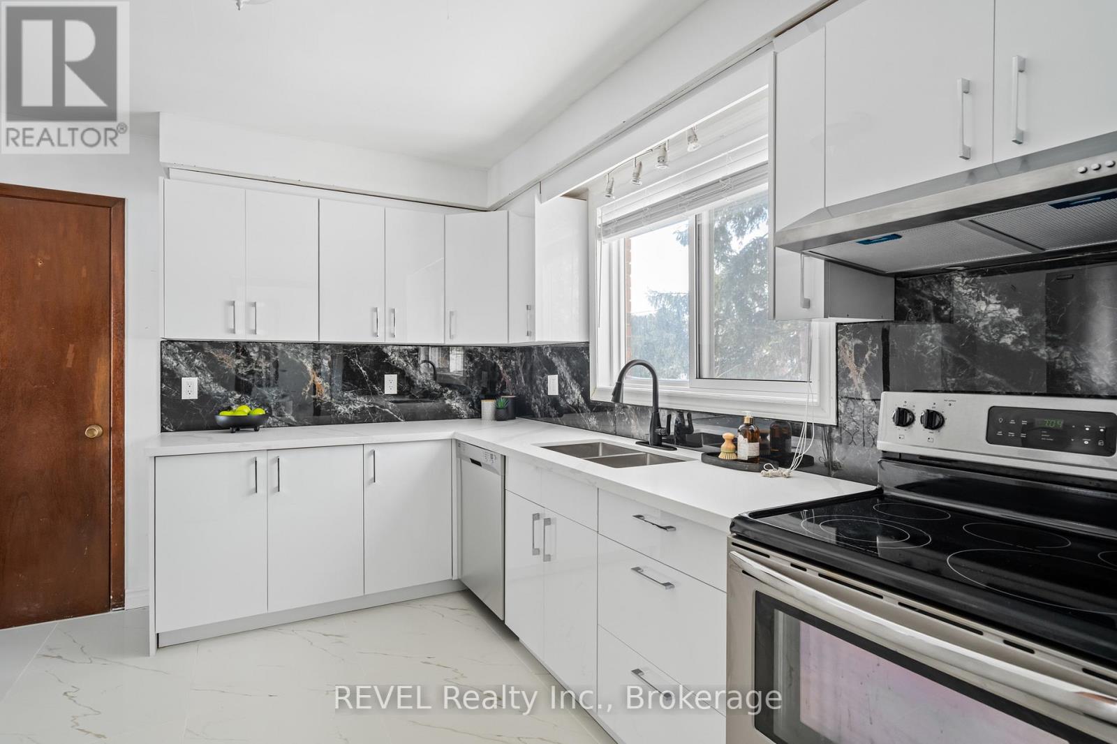 747 Parkdale Avenue, Fort Erie, Ontario  L2A 5B7 - Photo 16 - X12742638