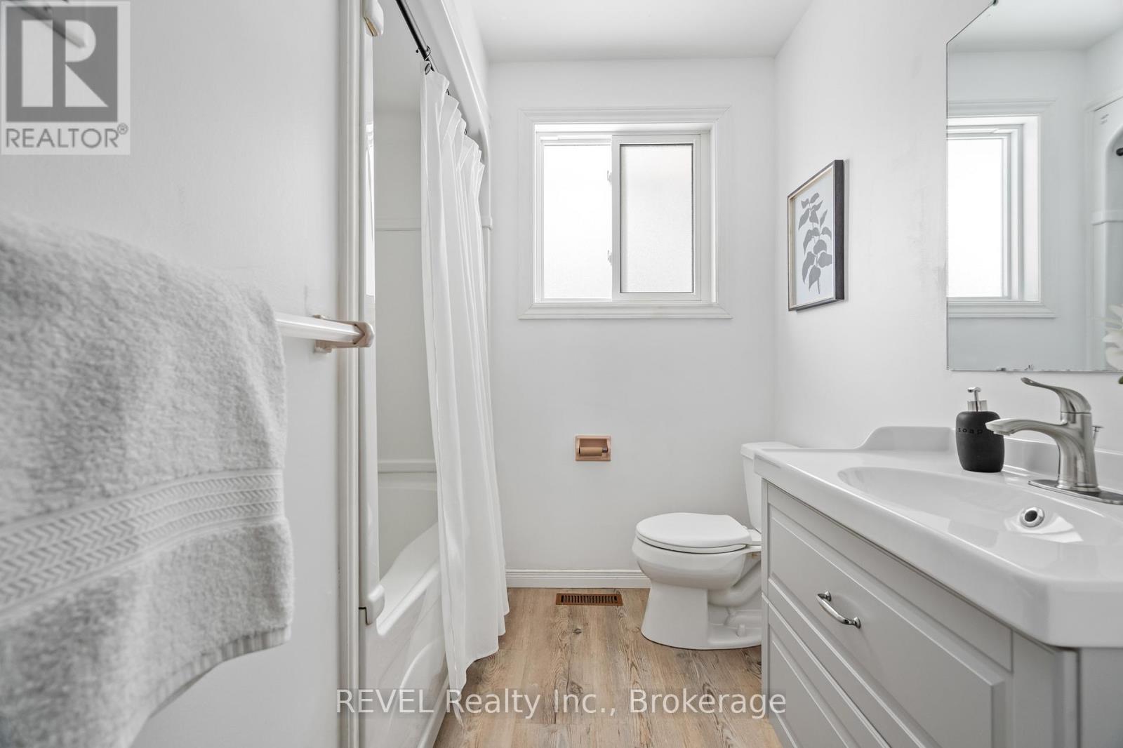 747 Parkdale Avenue, Fort Erie, Ontario  L2A 5B7 - Photo 20 - X12742638