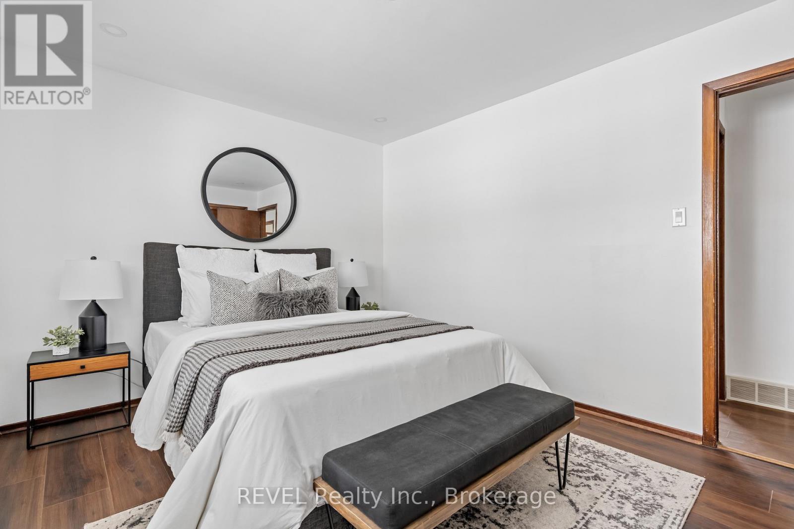 747 Parkdale Avenue, Fort Erie, Ontario  L2A 5B7 - Photo 24 - X12742638