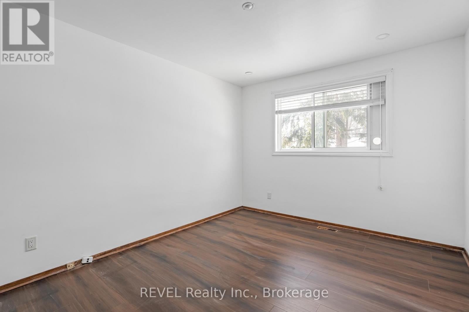 747 Parkdale Avenue, Fort Erie, Ontario  L2A 5B7 - Photo 25 - X12742638