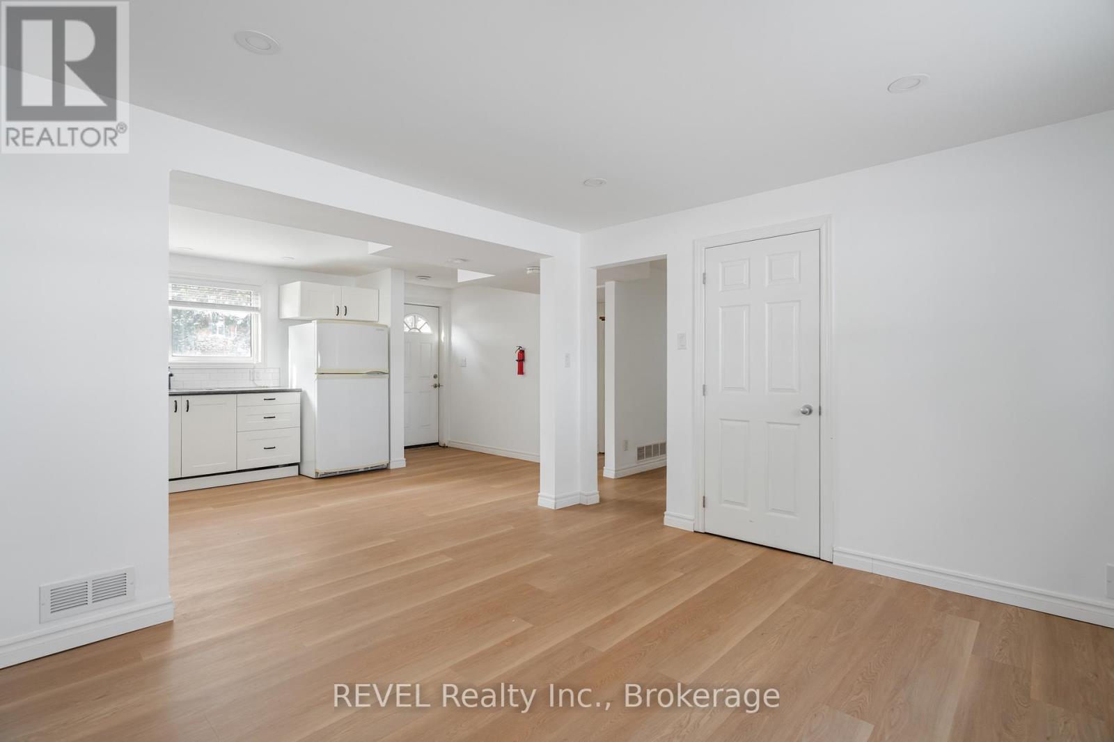 747 Parkdale Avenue, Fort Erie, Ontario  L2A 5B7 - Photo 30 - X12742638