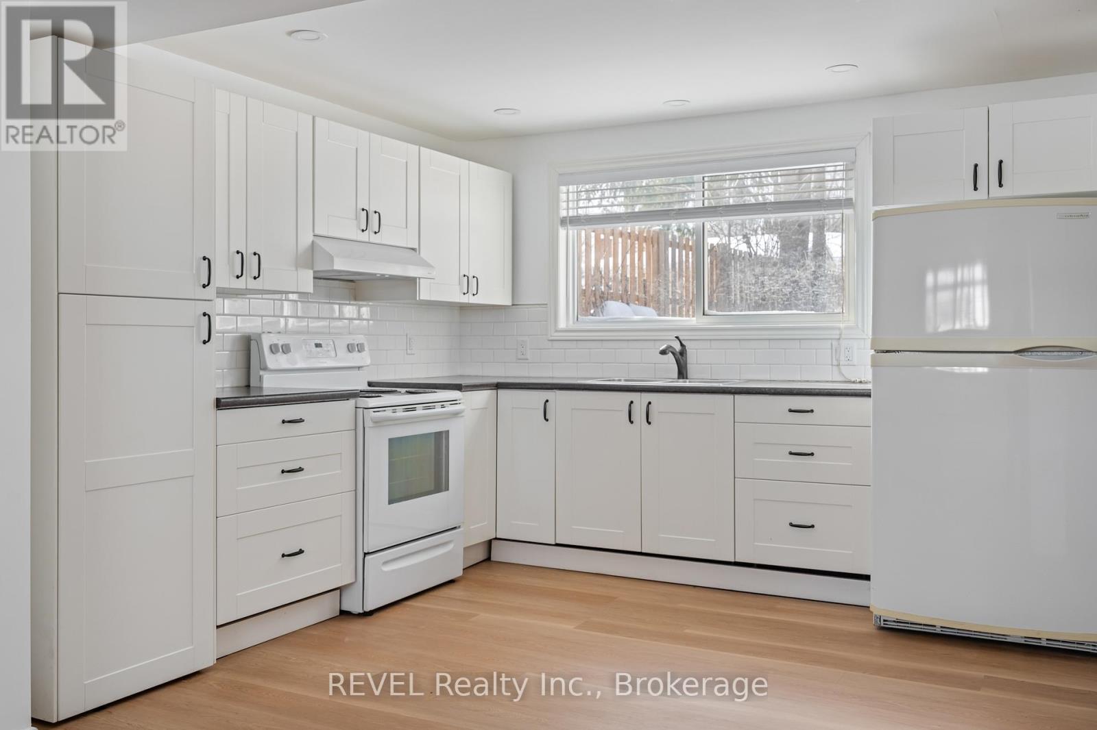 747 Parkdale Avenue, Fort Erie, Ontario  L2A 5B7 - Photo 32 - X12742638