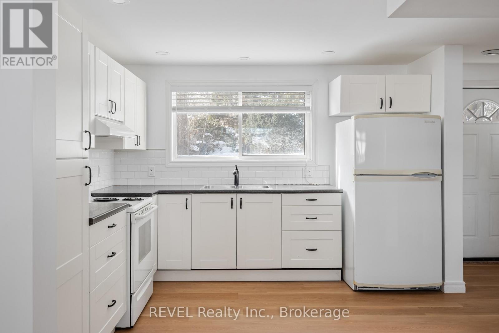 747 Parkdale Avenue, Fort Erie, Ontario  L2A 5B7 - Photo 33 - X12742638