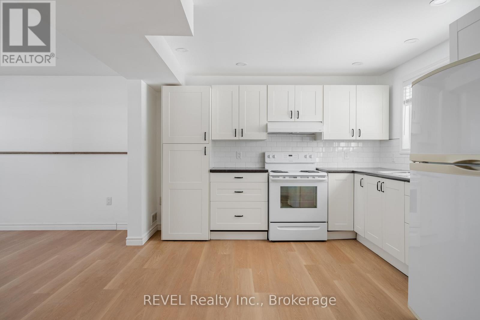 747 Parkdale Avenue, Fort Erie, Ontario  L2A 5B7 - Photo 34 - X12742638