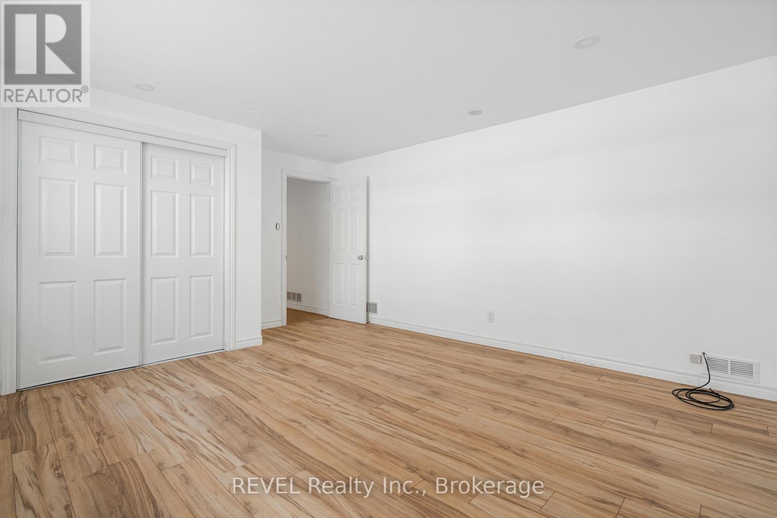 747 Parkdale Avenue, Fort Erie, Ontario  L2A 5B7 - Photo 38 - X12742638