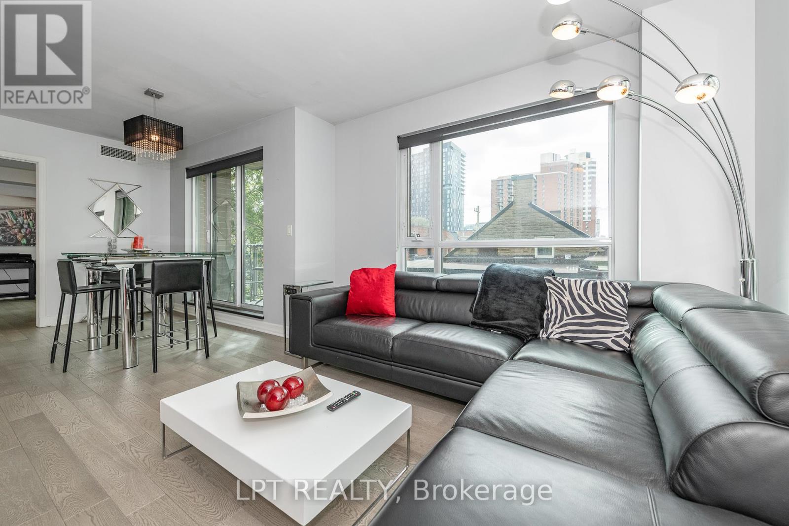 305 - 200 Besserer Street, Ottawa, Ontario  K1N 0A7 - Photo 14 - X12702488