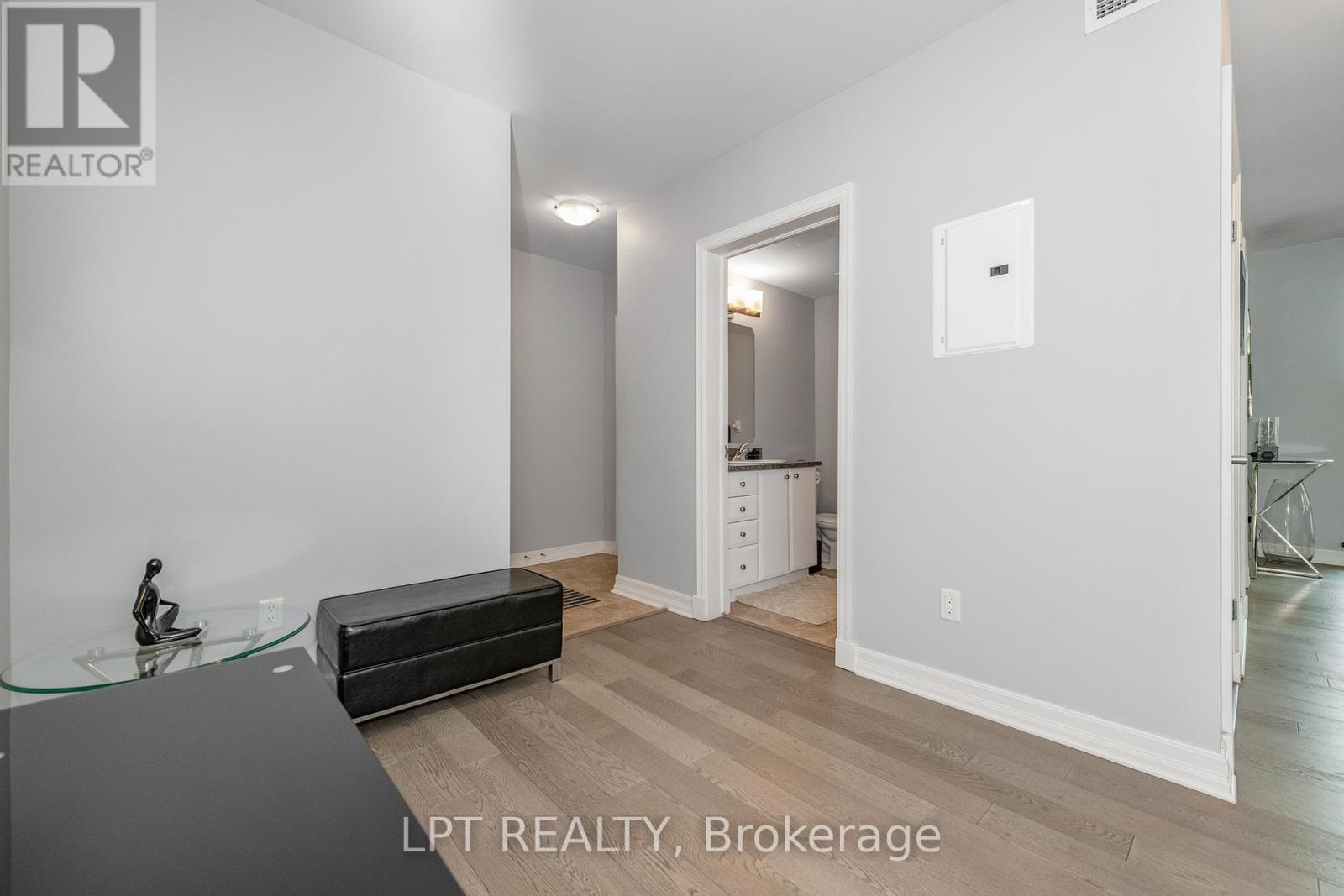 305 - 200 Besserer Street, Ottawa, Ontario  K1N 0A7 - Photo 6 - X12702488