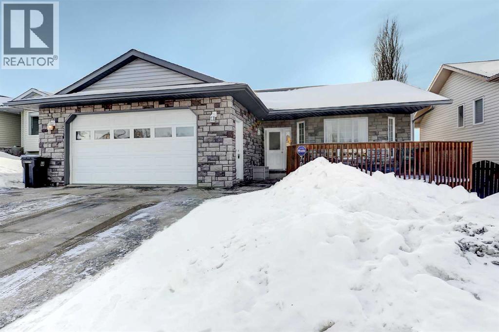 706 7 Street, Beaverlodge, Alberta  T0H 0C0 - Photo 2 - A2279799