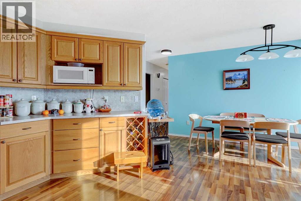 706 7 Street, Beaverlodge, Alberta  T0H 0C0 - Photo 7 - A2279799