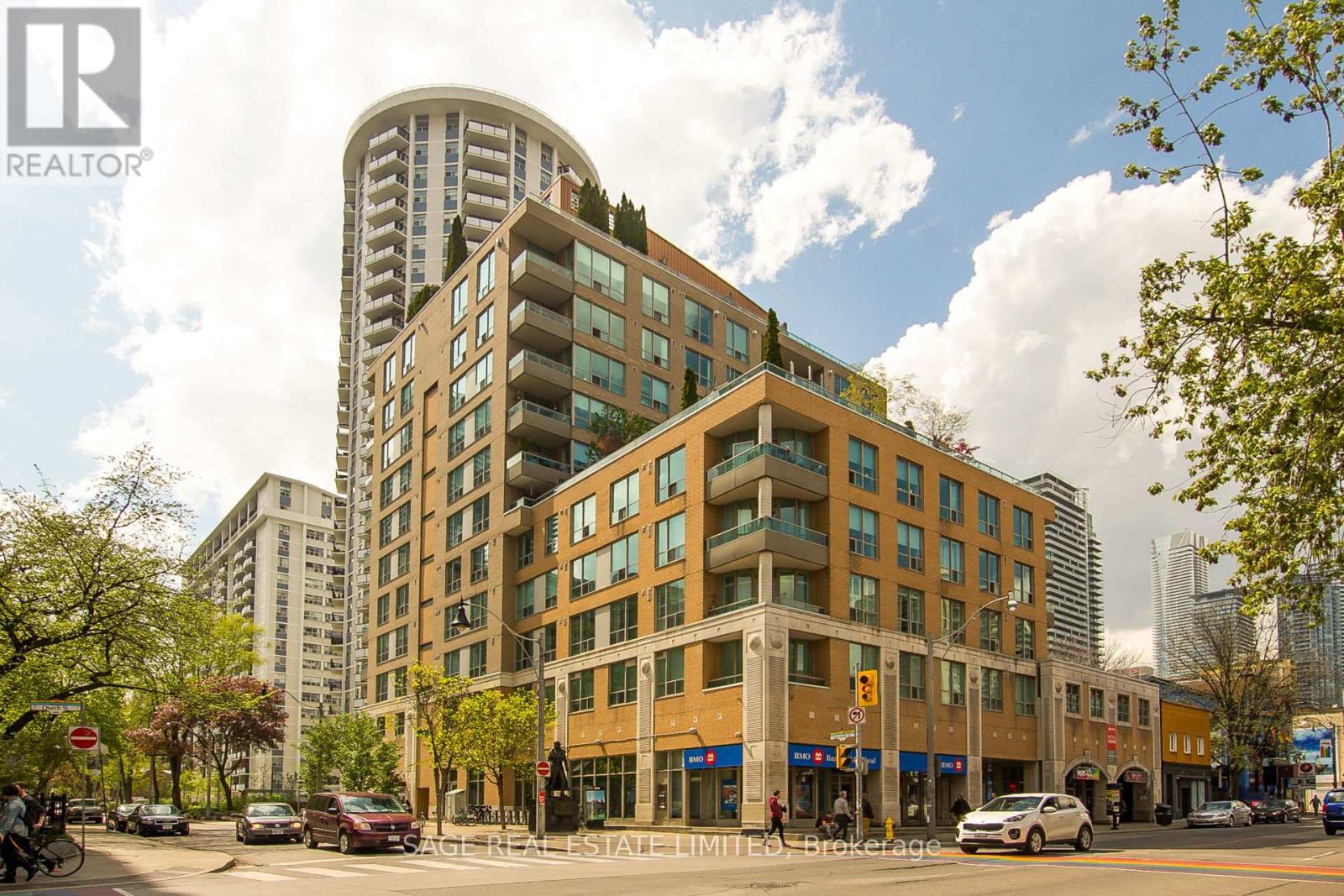 213 - 70 ALEXANDER STREET, Toronto, Ontario