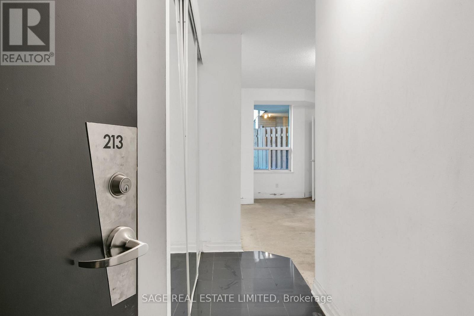 213 - 70 Alexander Street, Toronto, Ontario  M4Y 3B6 - Photo 2 - C12742604